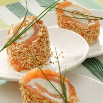 Petites bouchées de saumon aux graines de sésame