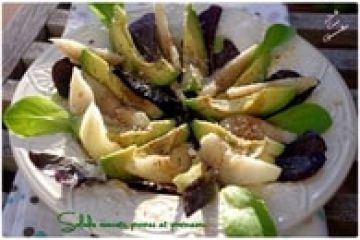 Salade avocats, poires et parmesan Salade avocats, poires et parmesan