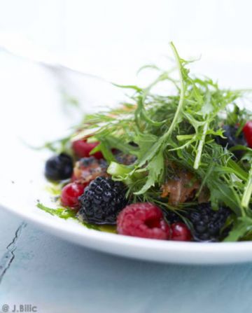 Salade de fruits rouges et truite fumée Salade de fruits rouges et truite fumée