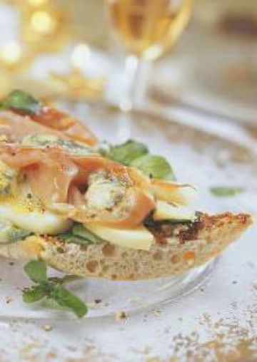 Tartines au poires au bleu et au jambon cru Tartines au poires au bleu et au jambon cru
