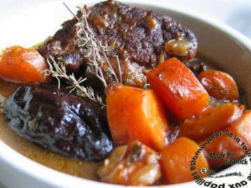 Ragoût de boeuf, carottes et pruneaux à la bière Ragoût de boeuf, carottes et pruneaux à la bière