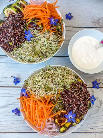 Buddha bowl au quinoa noir et autres saveurs végétales Buddha bowl au quinoa noir et autres saveurs végétales