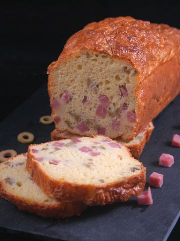 Cake salé au jambon et aux olives Cake salé au jambon et aux olives