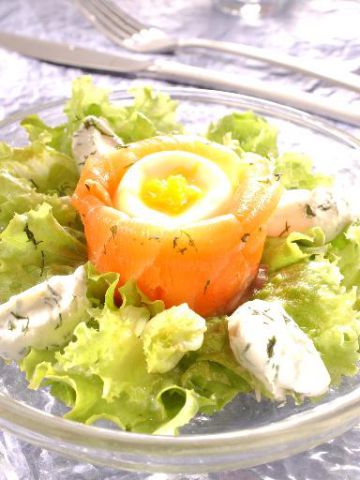 Ballotins de saumon fumé aux oeufs mollets