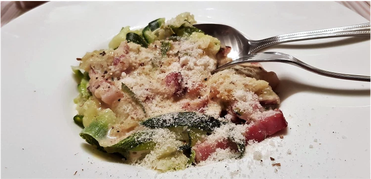 Tagliatelles de courgette façon carbonara Tagliatelles de courgette façon carbonara