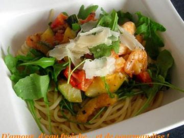 Spaghetti aux scampis et courgettes à l'italienne Spaghetti aux scampis et courgettes à l'italienne