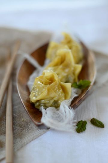 Ravioli chinois à la vapeur, au poulet et au citron Ravioli chinois à la vapeur, au poulet et au citron