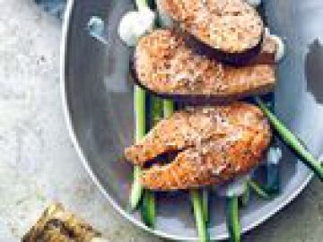 Concombre avec tranches de saumon Concombre avec tranches de saumon