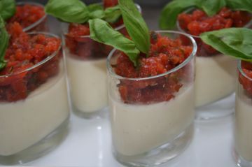 Panna cotta d'asperges et sa gelée de tomates Panna cotta d'asperges et sa gelée de tomates