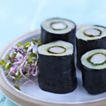 Maki de concombre de France et germes de radis