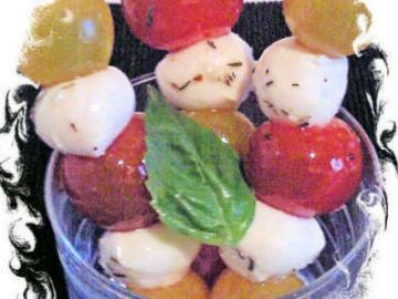 Brochette de tomates cerises et mozzarella Brochette de tomates cerises et mozzarella