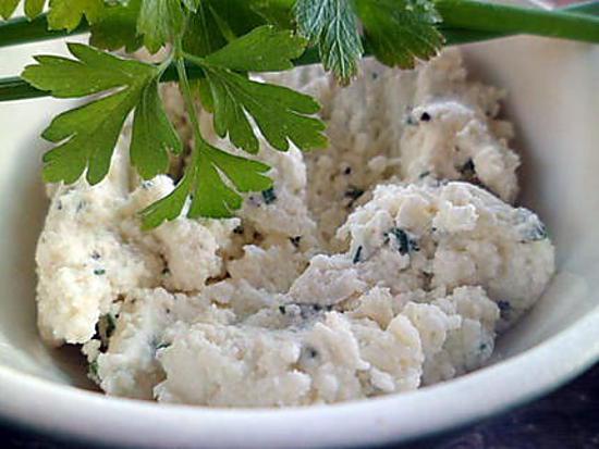 Fromage ail et fines herbes (type boursin) Fromage ail et fines herbes (type boursin)