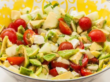 Salade de concombre à l'avocat et à la fêta Salade de concombre à l'avocat et à la fêta
