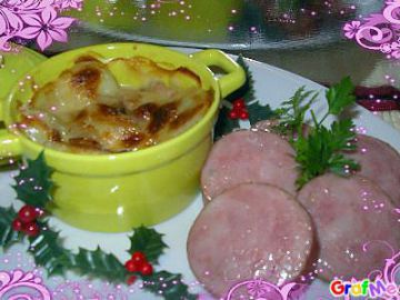 Tartiflette et saucisse de morteau Tartiflette et saucisse de morteau