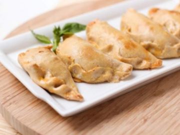 Empanadas tomates, mozzarella et basilic Empanadas tomates, mozzarella et basilic