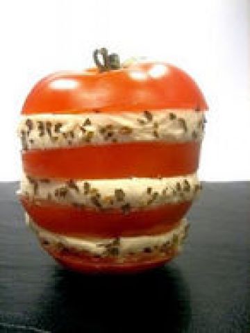 Mille-feuille de tomates à la mozzarella Mille-feuille de tomates à la mozzarella