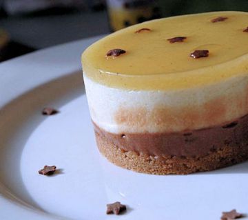 Bavarois poire sur fondant au chocolat et craquant aux speculoos Bavarois poire sur fondant au chocolat et craquant aux speculoos