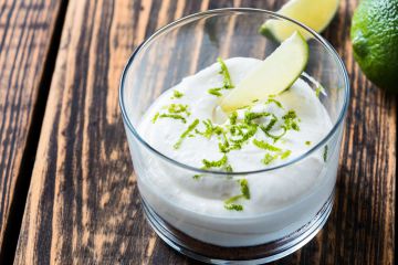 Mousse au chocolat blanc et citron vert fait maison