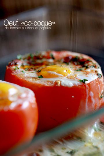Oeufs cocottes de tomates au thon et paprika