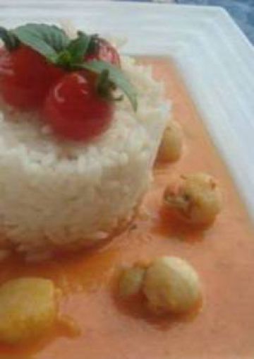 Noix de Saint Jacques sauce échalote ,tomate et vin blanc Noix de Saint Jacques sauce échalote ,tomate et vin blanc