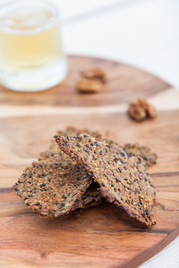 Crackers aux graines et houmous au curry Crackers aux graines et houmous au curry