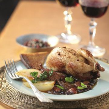 Cailles aux fruits secs, sauce au cidre Cailles aux fruits secs, sauce au cidre