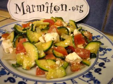 Salade de courgettes à la feta Salade de courgettes à la feta