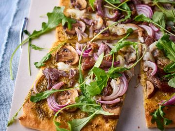 Pizza au confit de canard et roquette Pizza au confit de canard et roquette