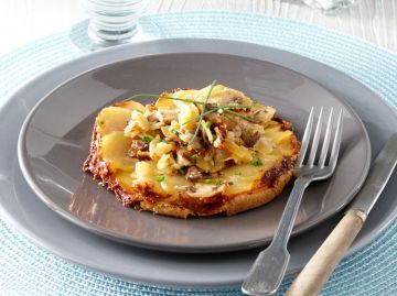 Biscuit de pommes de terre au camembert et aux noisettes