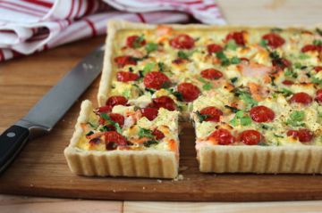 Quiche au saumon, tomate et courgette La Vache qui rit Quiche au saumon, tomate et courgette La Vache qui rit