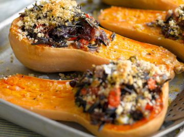 Courge butternut rôtie au riz sauvage Courge butternut rôtie au riz sauvage