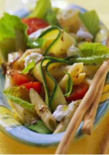 Salade de penne aux courgettes et tomates cerises Salade de penne aux courgettes et tomates cerises