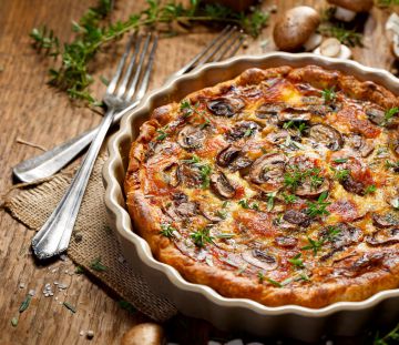 Quiche aux oignons confits, lardons et champignons Quiche aux oignons confits, lardons et champignons