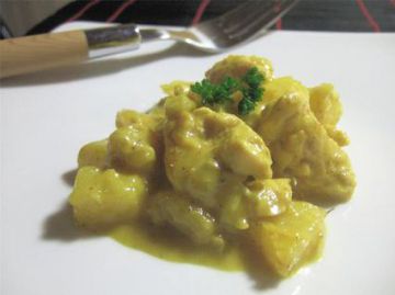 Curry de poulet à l'ananas et au lait de coco