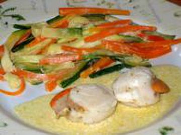 Noix de Saint-Jacques aux petits légumes Noix de Saint-Jacques aux petits légumes