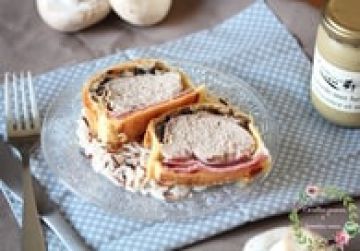 Filet mignon en croûte, champignons, bacon fumé & moutarde au miel Filet mignon en croûte, champignons, bacon fumé & moutarde au miel