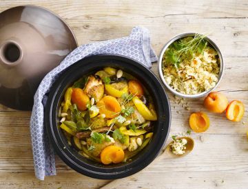 Tajine oriental de poulet aux abricots Tajine oriental de poulet aux abricots