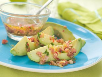 Avocats à la vinaigrette aux herbes Avocats à la vinaigrette aux herbes