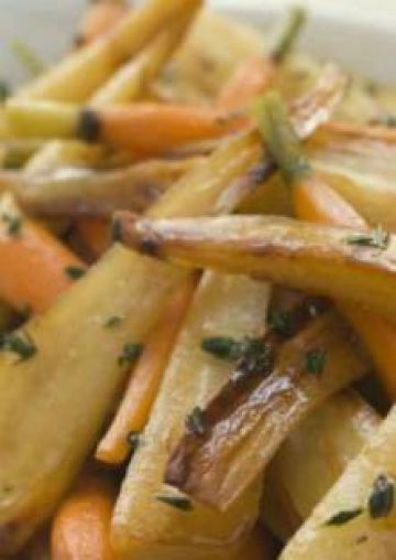 Duo de panais et carottes sautés aux herbes Duo de panais et carottes sautés aux herbes