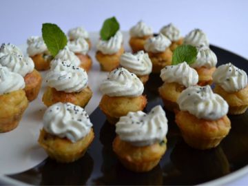 Mini cupcake courgette et crème de chèvre à la menthe Mini cupcake courgette et crème de chèvre à la menthe