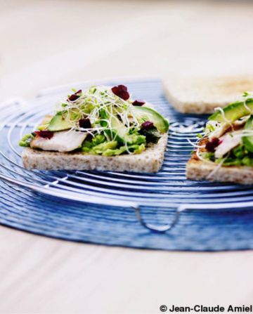Toasts au poulet, avocat et wasabi Toasts au poulet, avocat et wasabi