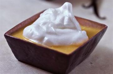 Ile flottante au coulis de mangue Ile flottante au coulis de mangue
