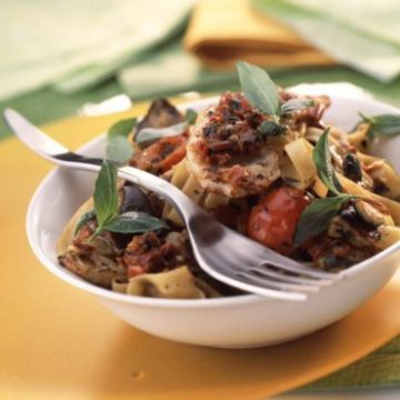 Tagliatelles de poulet aux légumes du soleil Tagliatelles de poulet aux légumes du soleil