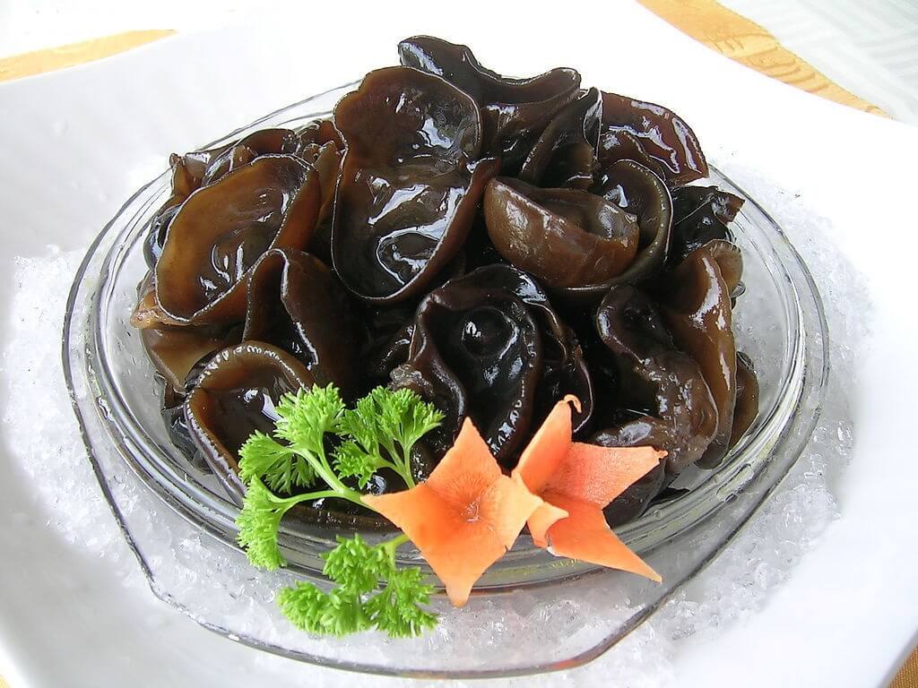 Champignons noirs Champignons noirs