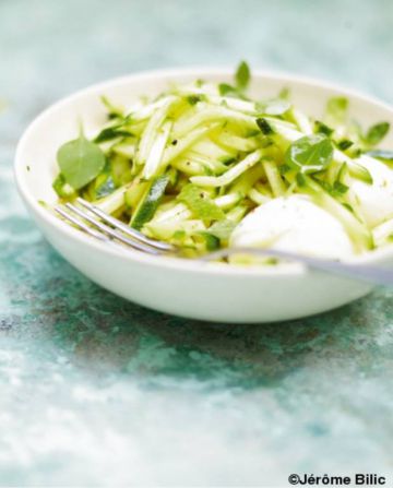 Salade de courgettes crues au citron vert Salade de courgettes crues au citron vert