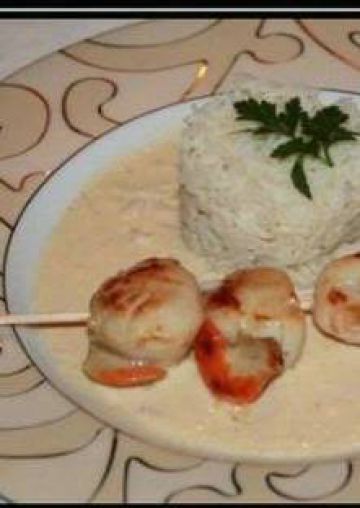 Noix de Saint-Jacques sauce échalote en brochette Noix de Saint-Jacques sauce échalote en brochette