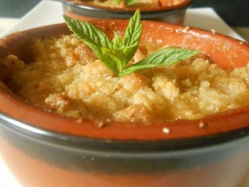 Crumble aux pêches & noisette Crumble aux pêches & noisette