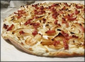 Tarte flambée alsacienne (Flammekueche) Tarte flambée alsacienne (Flammekueche)
