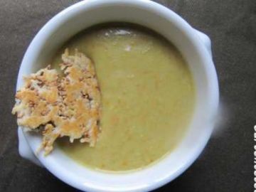 Veloute pois casses et tuile pecorino Veloute pois casses et tuile pecorino