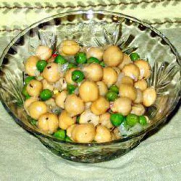 Salade aux pois chiches et petits pois Salade aux pois chiches et petits pois